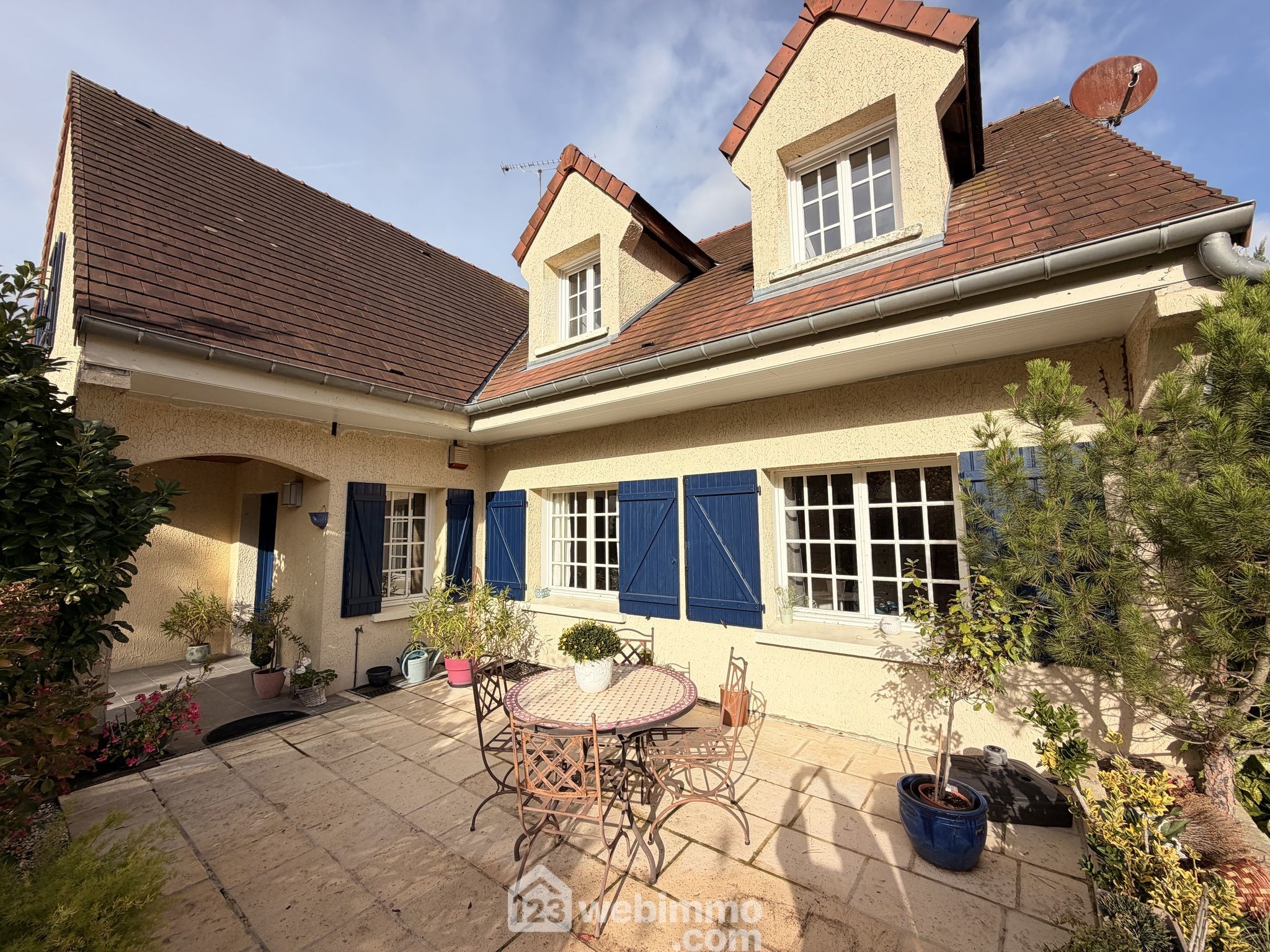Maison 10 pièces 256 m² · à Fourdrain · 256 m² · 290 700 €