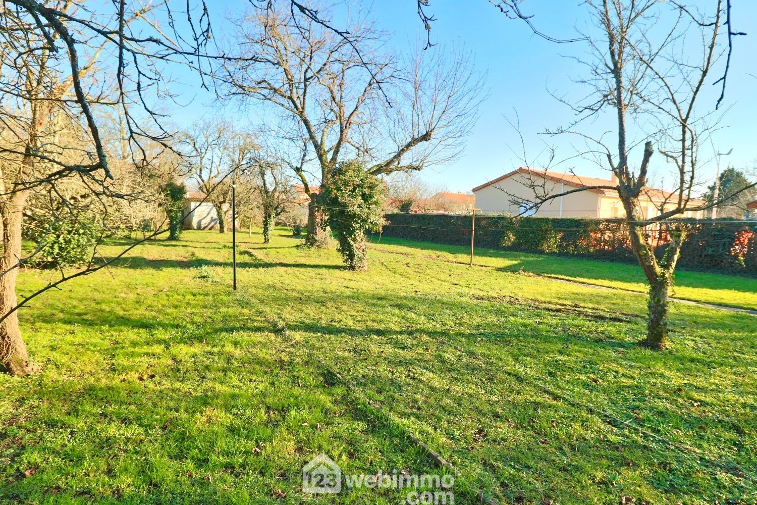 À vendre Terrain A Batir 942m2 A Saint Benoit 86280