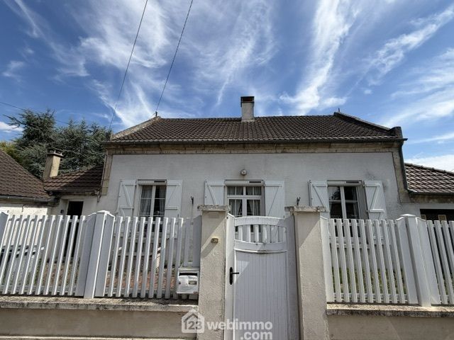 Maison 4 pièces 88 m² · à Noyon · 88 m² · 82 000 €