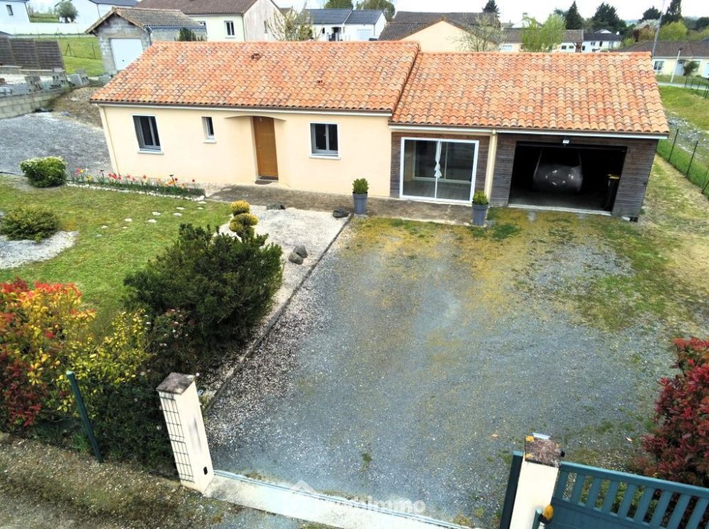 Photo 2 - Saint-Gervais-les-Trois-Clochers 86230 à Saint-Gervais-les-Trois-Clochers