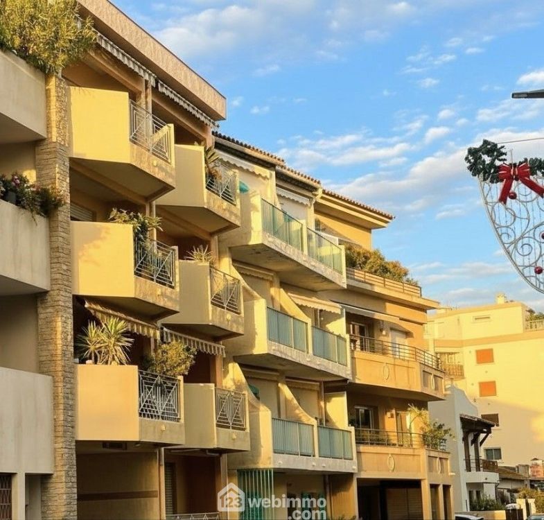 Photo 1 - Sainte-Maxime 83120 à Sainte-Maxime