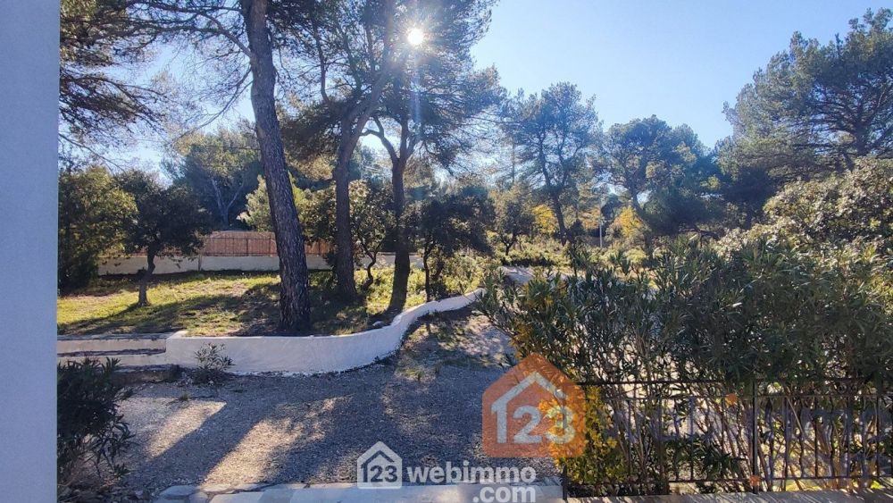 Photo 2 - Lambesc 13410 à Lambesc