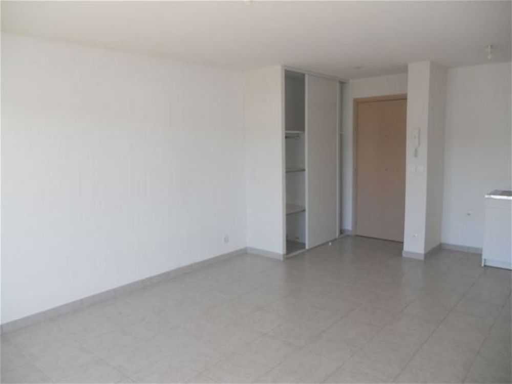 Photo 2 - Le Luc 83340 à Le Luc