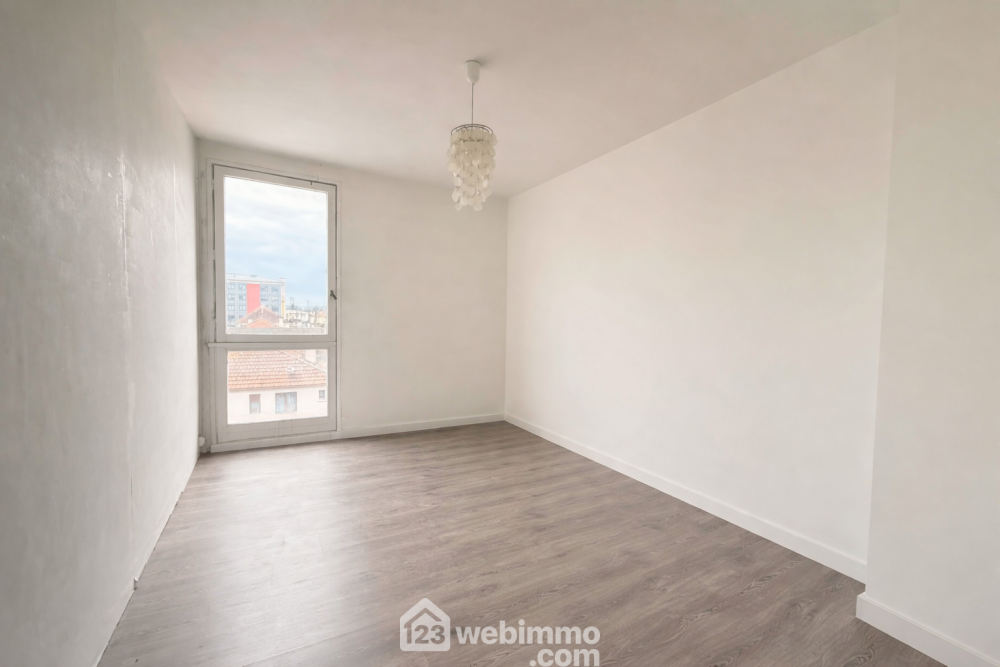 Photo 8 - Laon 02000 à Laon