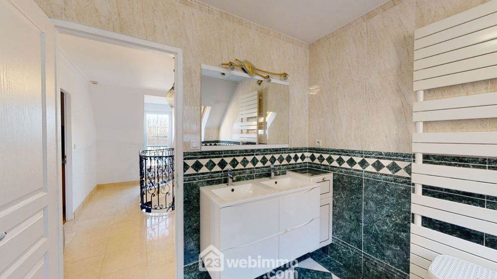 Photo 33 - Jaux 60880 à Jaux