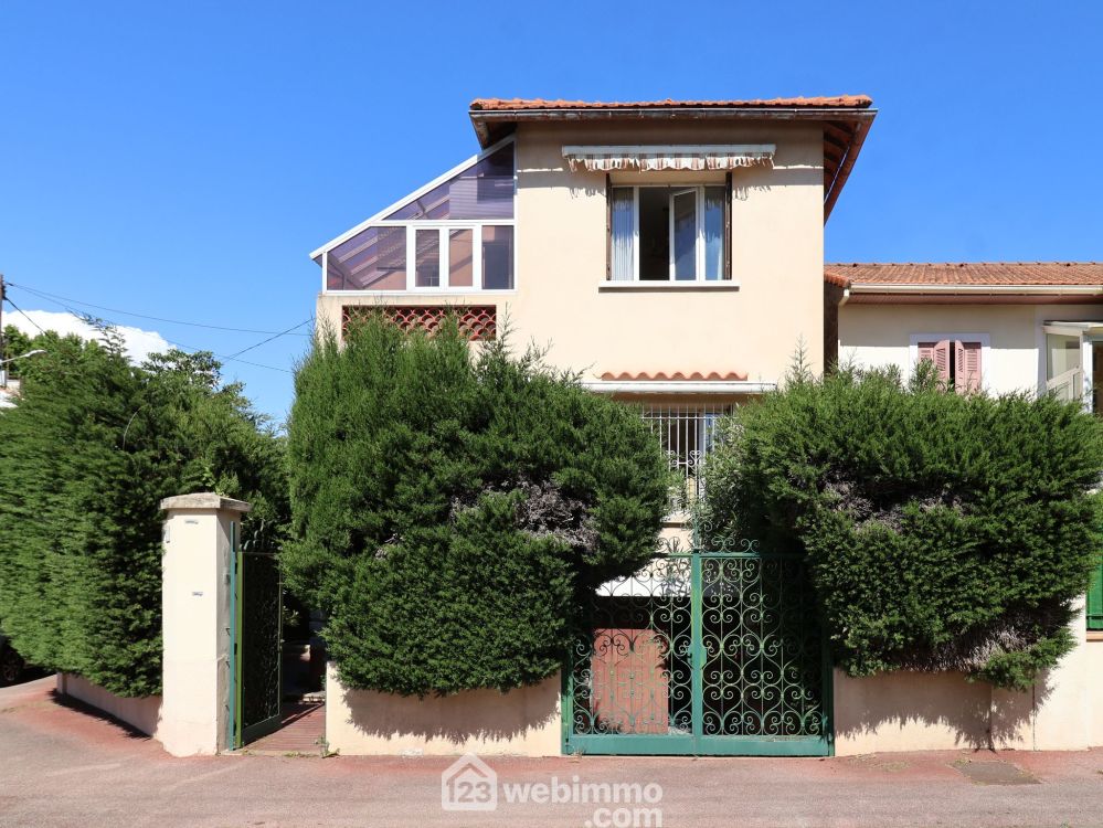 Photo 2 - Marseille 13009 à Marseille