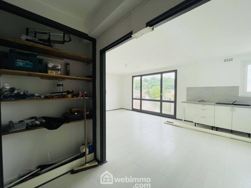 Photo 2 - Laon 02000 à Laon