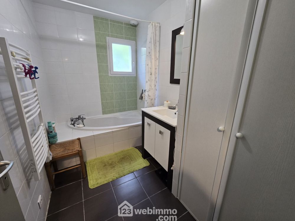 Photo 10 - Saint-Médard-en-Jalles 33160 à Saint-Médard-en-Jalles