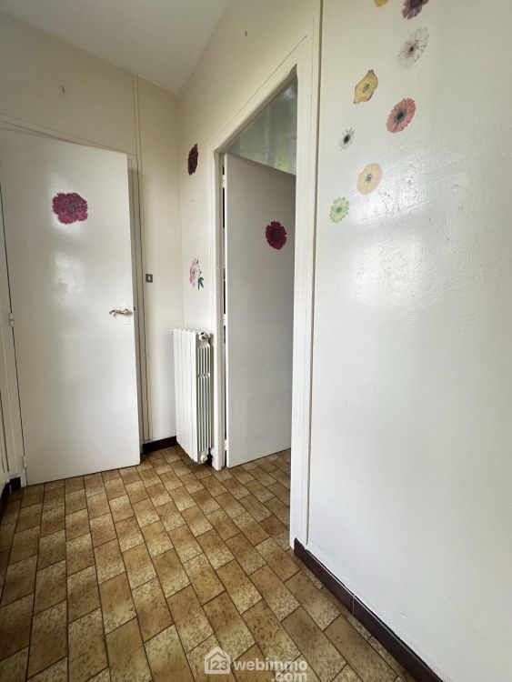 Photo 3 - Laon 02000 à Laon