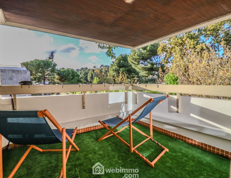 Photo 1 - Marseille 13008 à Marseille