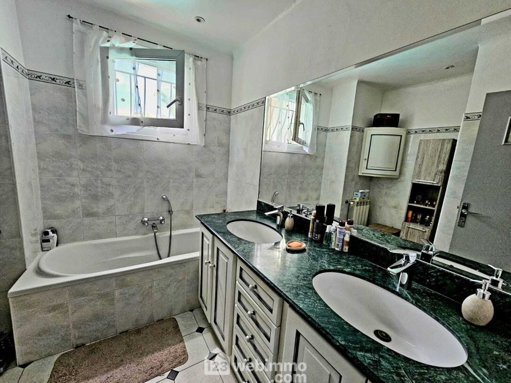 Photo 16 - Le Luc 83340 à Le Luc