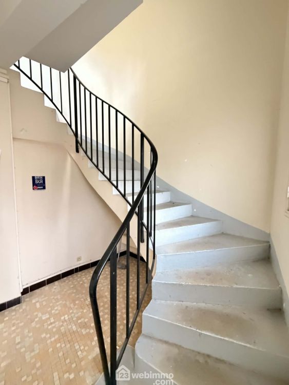 Photo 2 - Laon 02000 à Laon