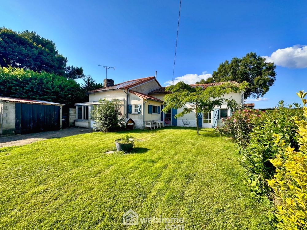 Photo 1 - Savigné 86400 à Savigné