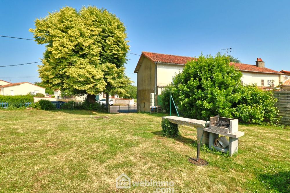 Photo 28 - Civray 86400 à Civray