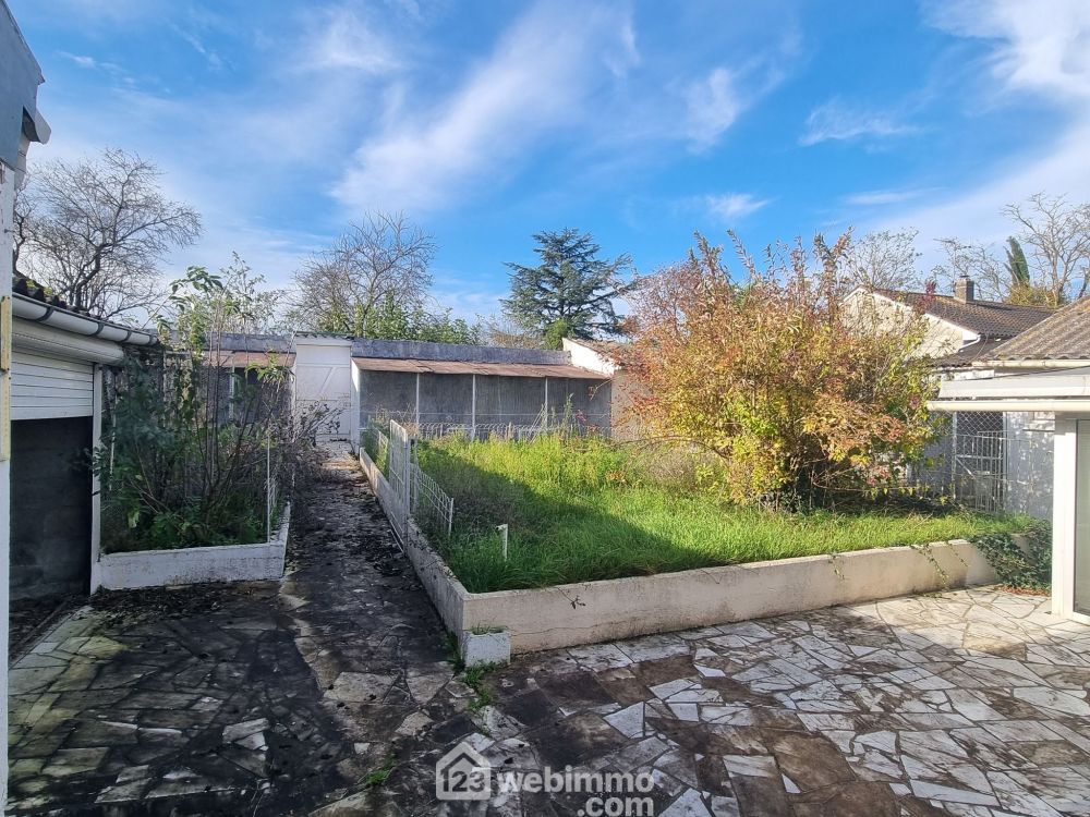 Photo 22 - Neuville-de-Poitou 86170 à Neuville-de-Poitou