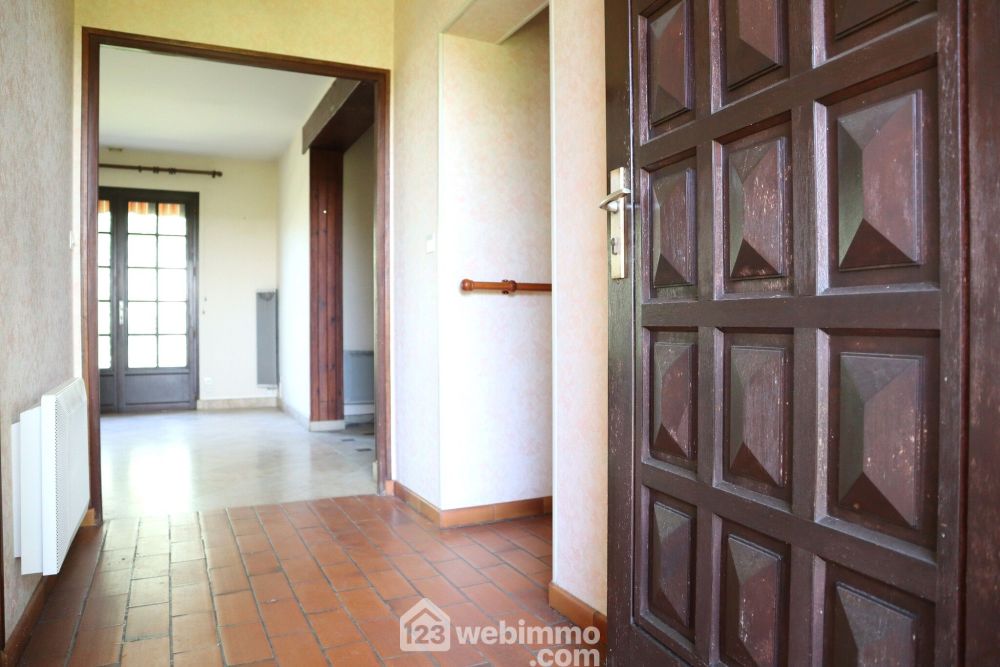 Photo 3 - Bonnes 86300 à Bonnes