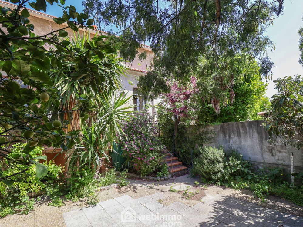 Photo 2 - Marseille 13008 à Marseille