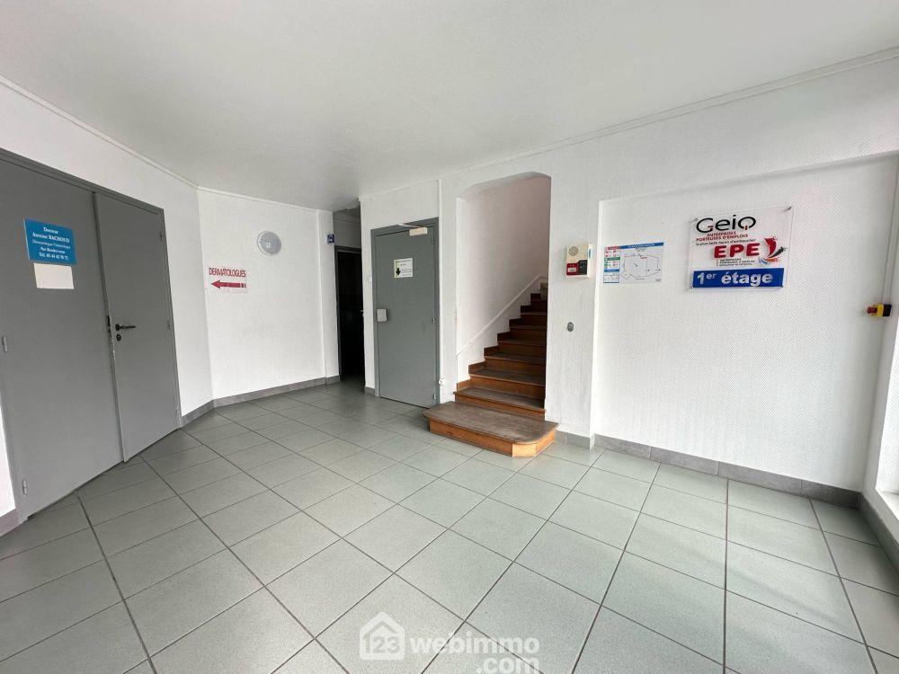 Photo 2 - Laon 02000 à Laon