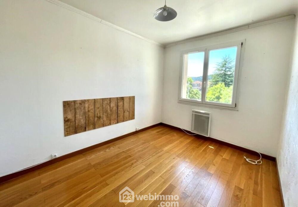 Photo 8 - Le Luc 83340 à Le Luc