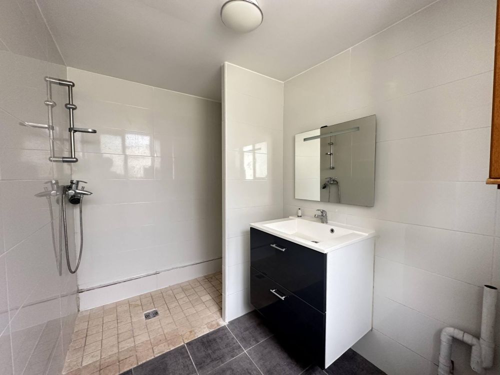 Photo 9 - Laon 02000 à Laon