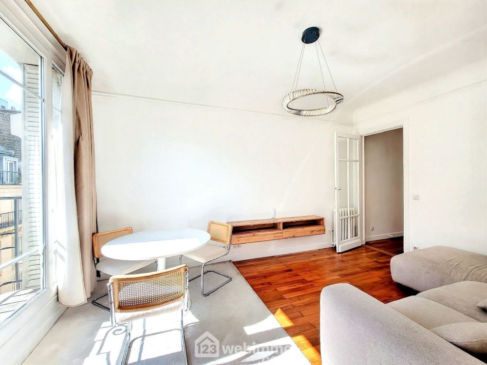 Photo 2 - Paris 75008 à Paris