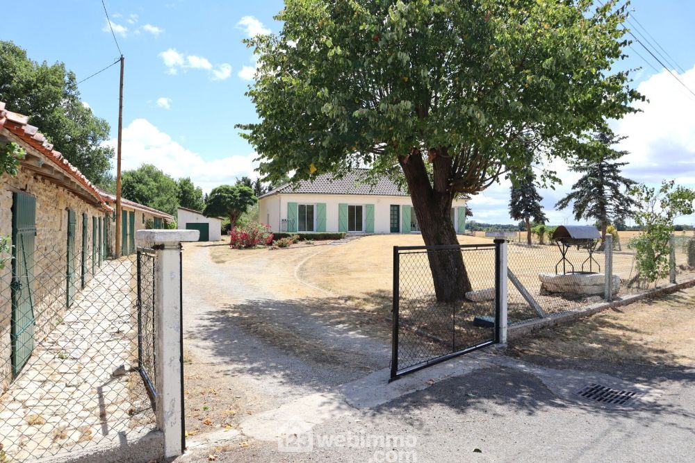 Photo 2 - BRION 86160 à BRION