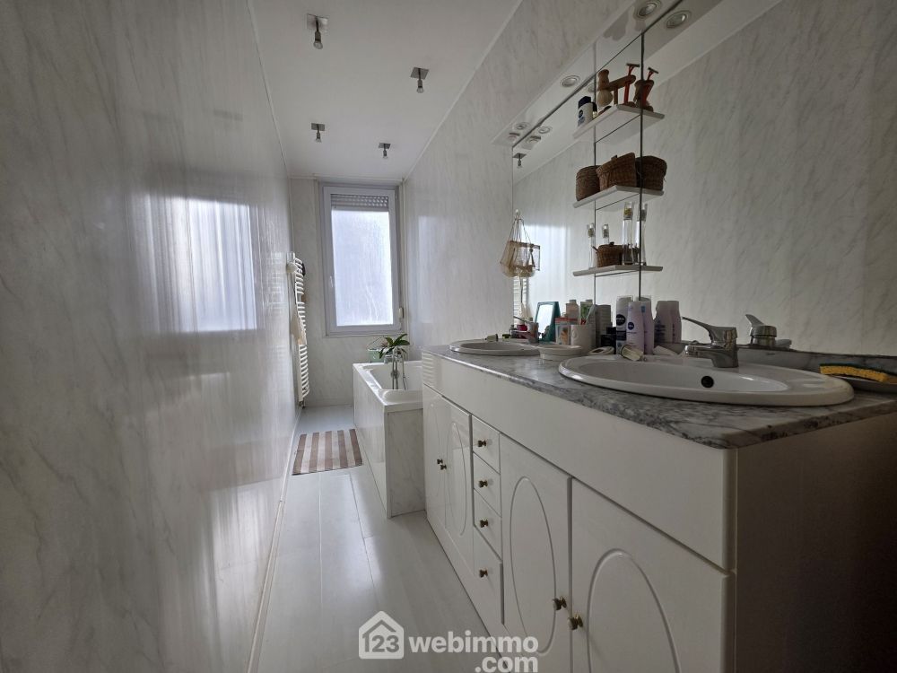 Photo 18 - Saint-Quentin 02100 à Saint-Quentin