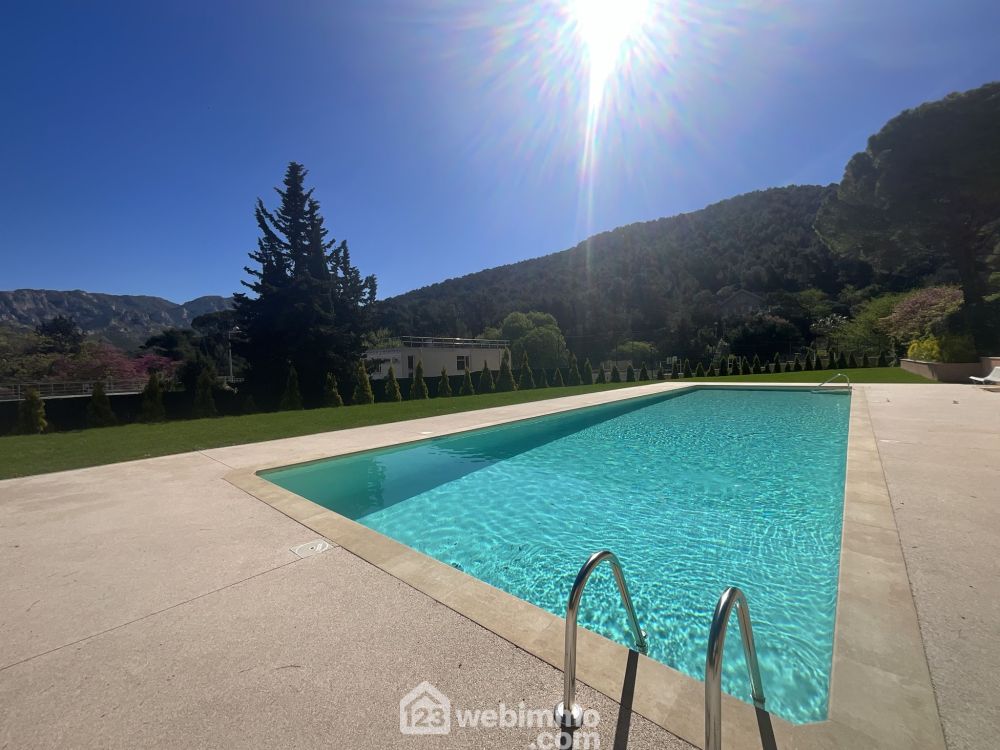 Photo 2 - Marseille 13009 à Marseille