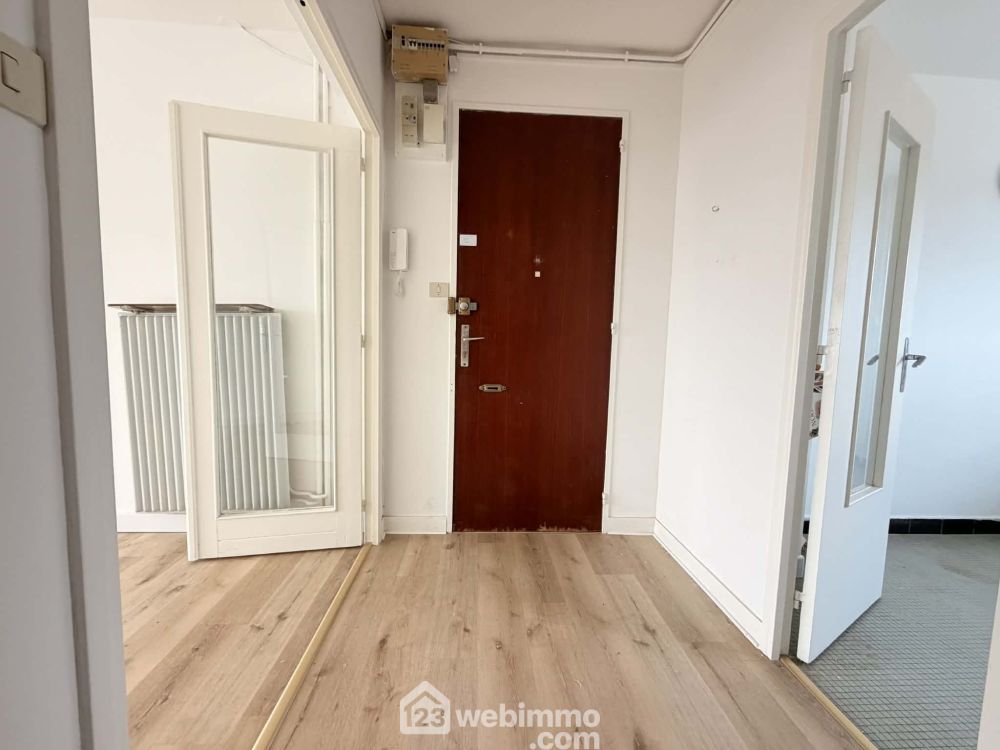 Photo 2 - Laon 02000 à Laon