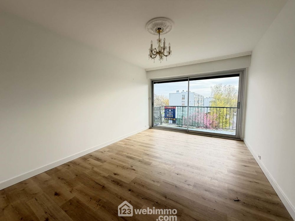 Photo 3 - Laon 02000 à Laon