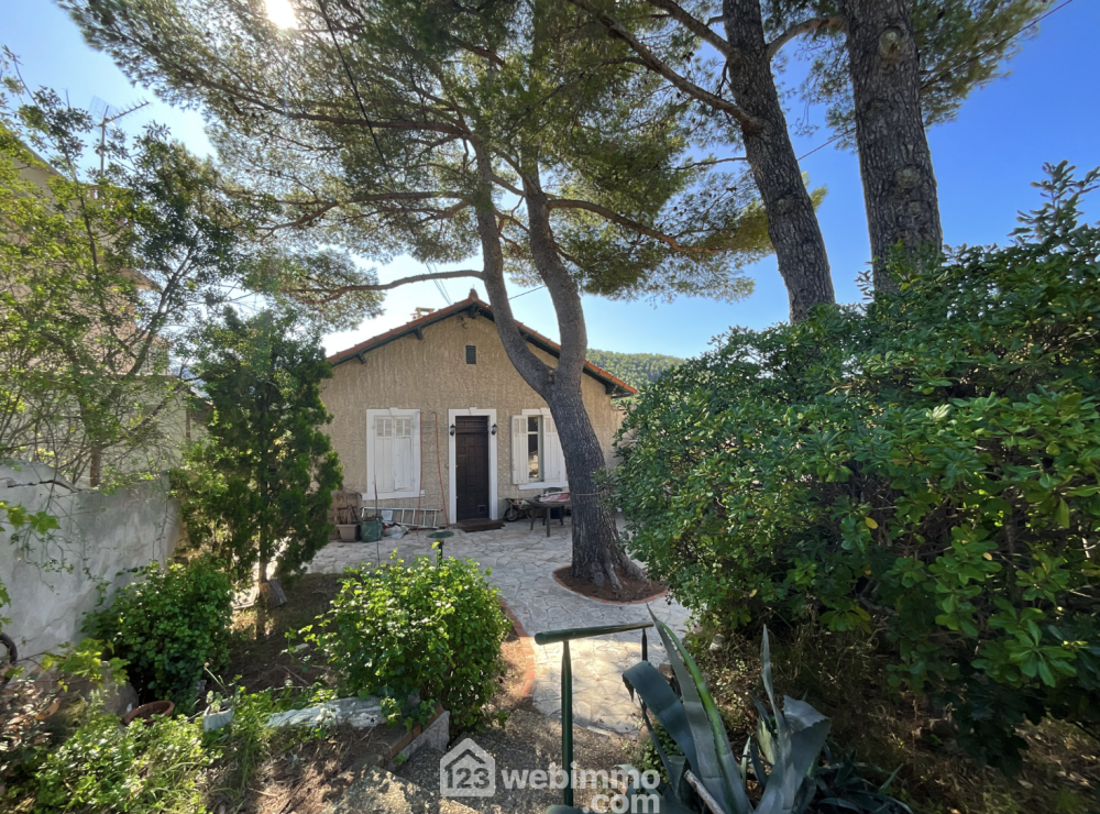 Photo 1 - Marseille 13009 à Marseille