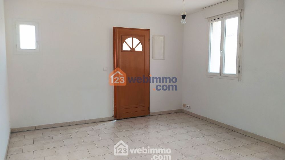 Photo 2 - Port-Saint-Louis-du-Rhône 13230 à Port-Saint-Louis-du-Rhône