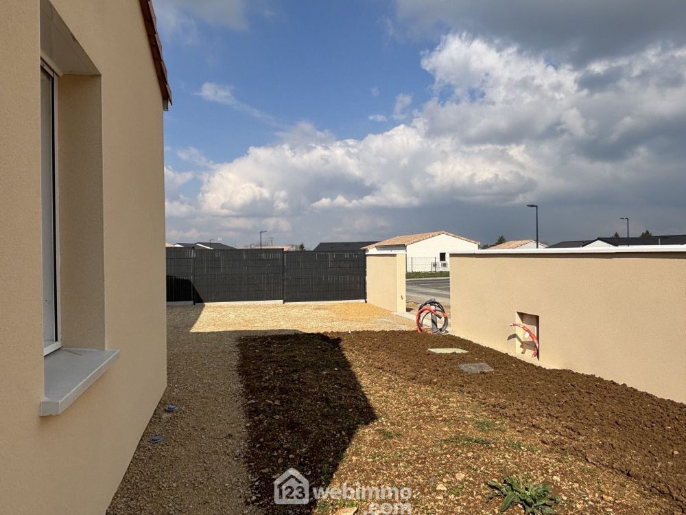 Photo 25 - Neuville-de-Poitou 86170 à Neuville-de-Poitou