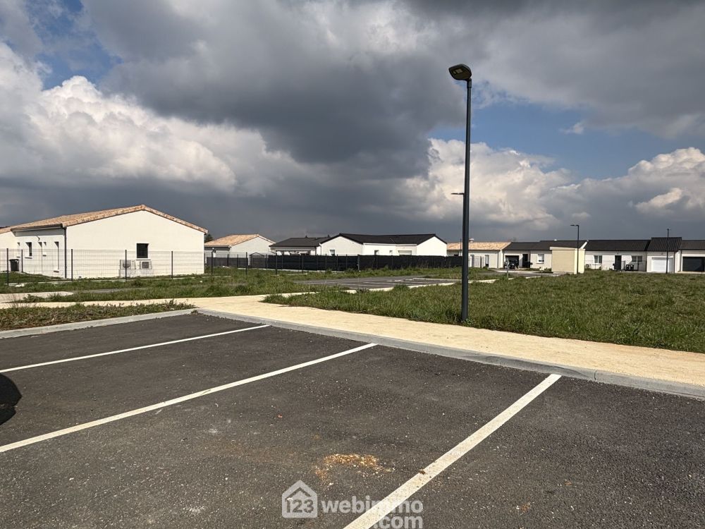 Photo 3 - Neuville-de-Poitou 86170 à Neuville-de-Poitou