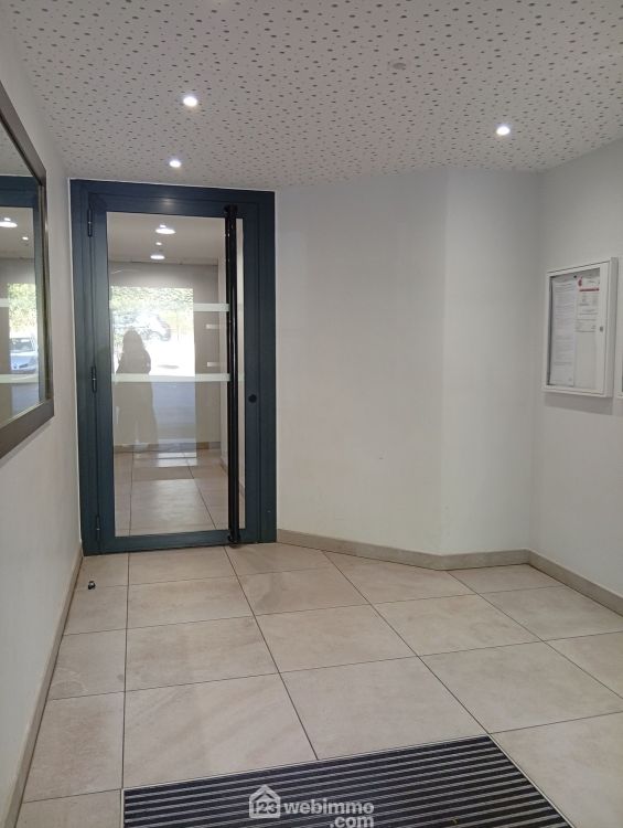 Photo 1 - Le Luc 83340 à Le Luc