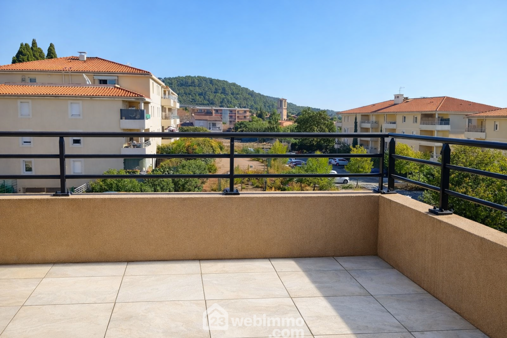 Photo 2 - Le Luc 83340 à Le Luc