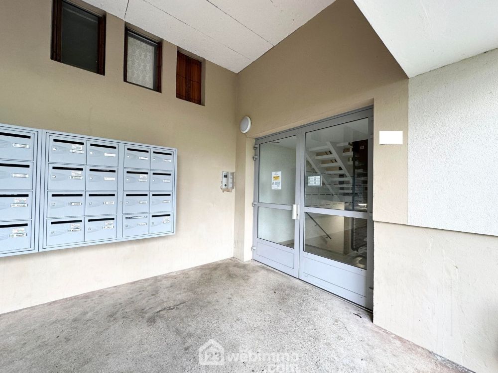 Photo 2 - Laon 02000 à Laon