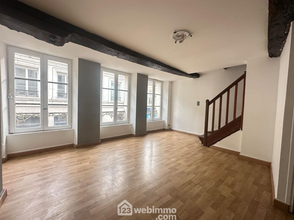 Photo 2 - Laon 02000 à Laon