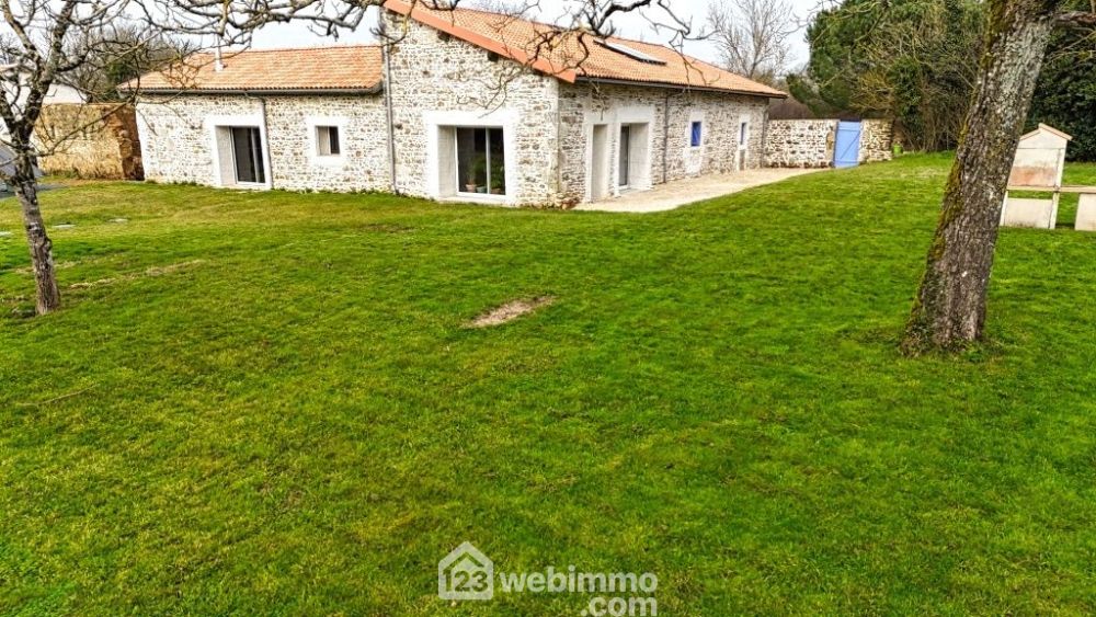 Photo 1 - Saint-Germier 79340 à Saint-Germier