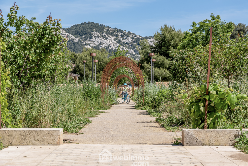 Photo 15 - Marseille 13009 à Marseille