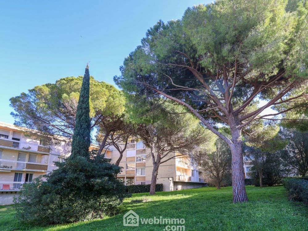 Photo 14 - Marseille 13008 à Marseille