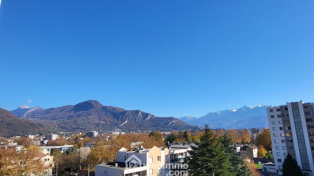 Photo 2 - Fontaine 38600 à Fontaine