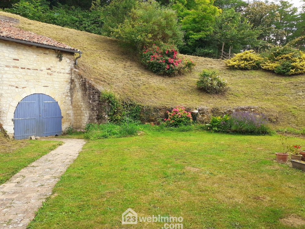 Photo 27 - Colombiers 86490 à Colombiers