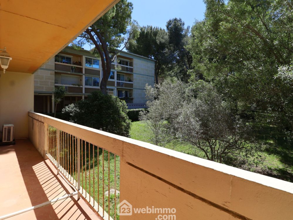 Photo 2 - Marseille 13008 à Marseille