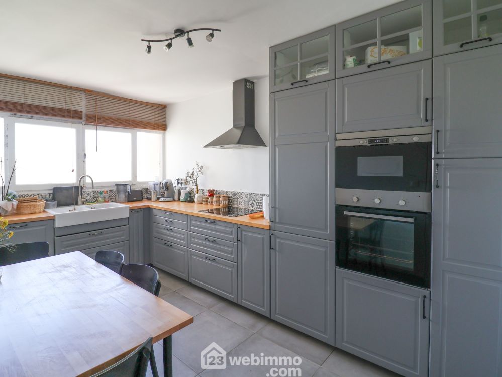 Photo 10 - Marseille 13008 à Marseille