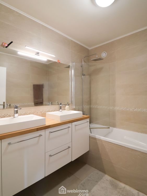 Photo 15 - Marseille 13008 à Marseille