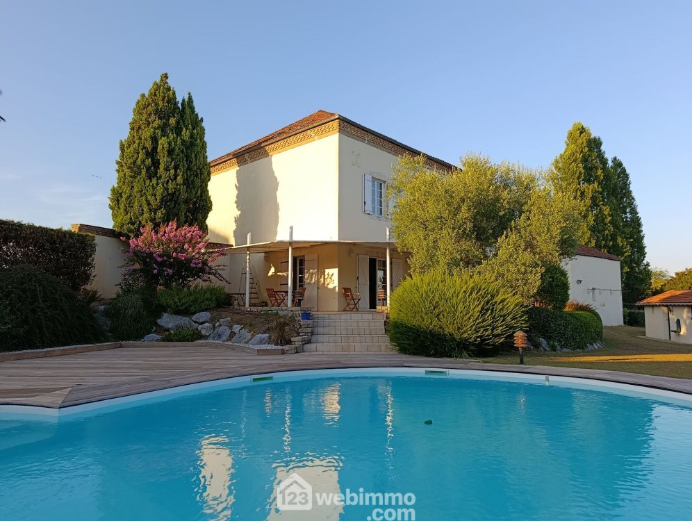 Maison 9 pièces 250 m² · à Labeyrie · 250 m² · 485 000 €