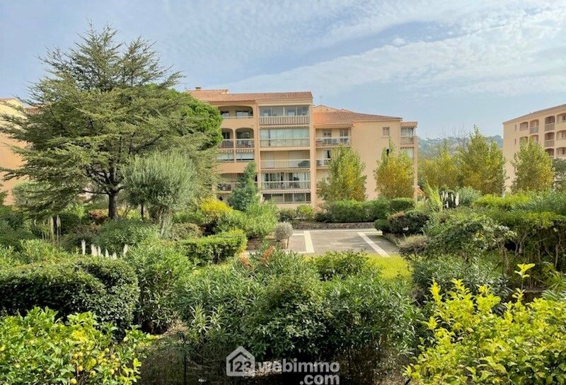 Photo 1 - Sainte-Maxime 83120 à Sainte-Maxime