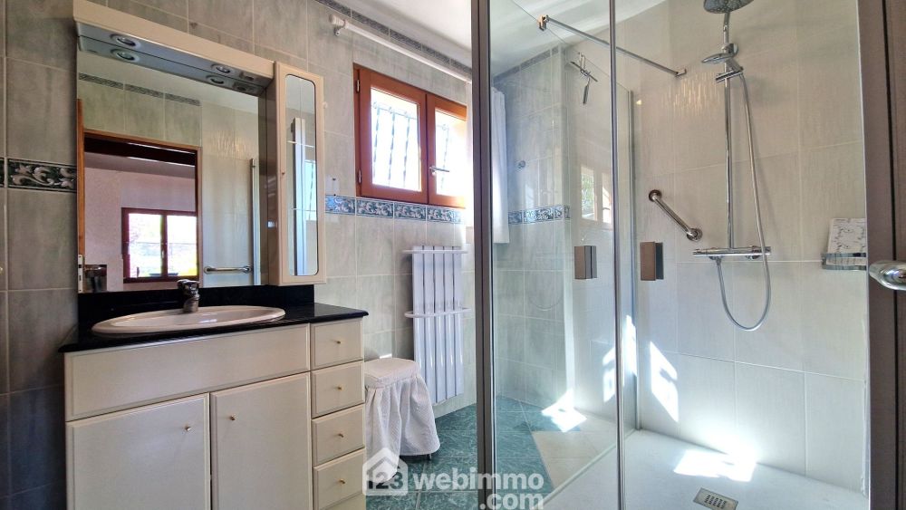 Photo 12 - Chambry 02000 à Chambry