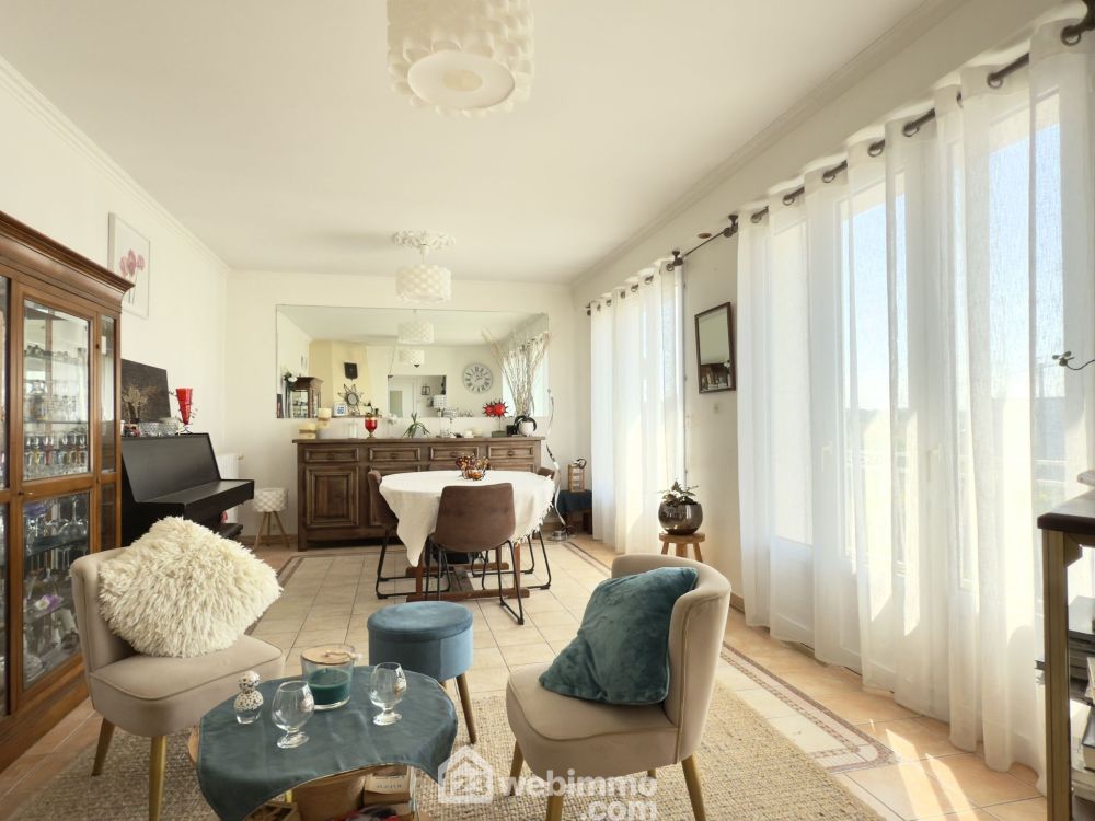 Photo 2 - Longué-Jumelles 49160 à Longué-Jumelles